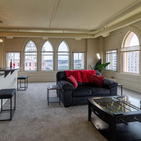 Ferienwohnung King Bed W/ Panoramic Views Of Dt! Rochester Exterior foto