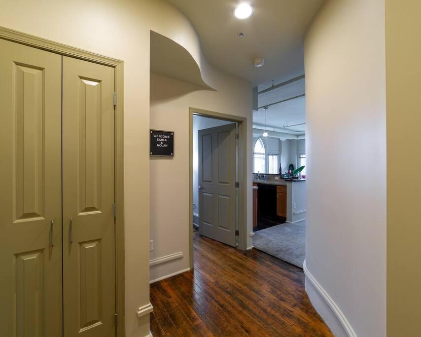 Ferienwohnung King Bed W/ Panoramic Views Of Dt! Rochester Exterior foto