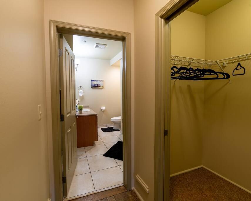 Ferienwohnung King Bed W/ Panoramic Views Of Dt! Rochester Exterior foto